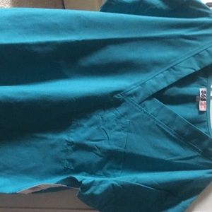 Work and wear scrub top. NWT